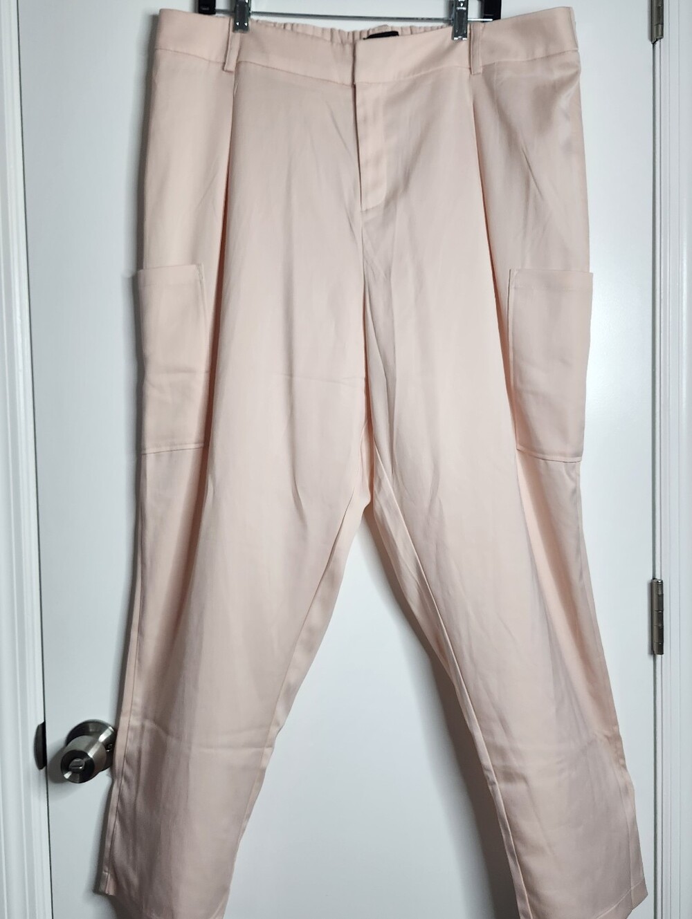 Eloquii Blush Pink Satin Cargo Pants Womens 18 Chic Feminine Modern Office Work - Picture 3 of 13